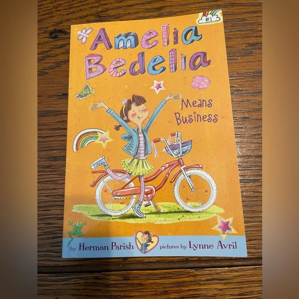 Scholastic Amelia Bedelia Kids Book - Orange Cover with Blue Accents
